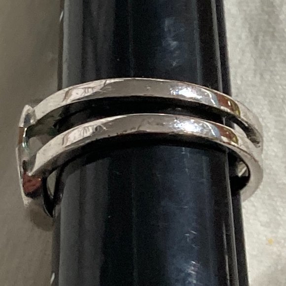 Sterling silver double band and rhinestones ring - Picture 4 of 11